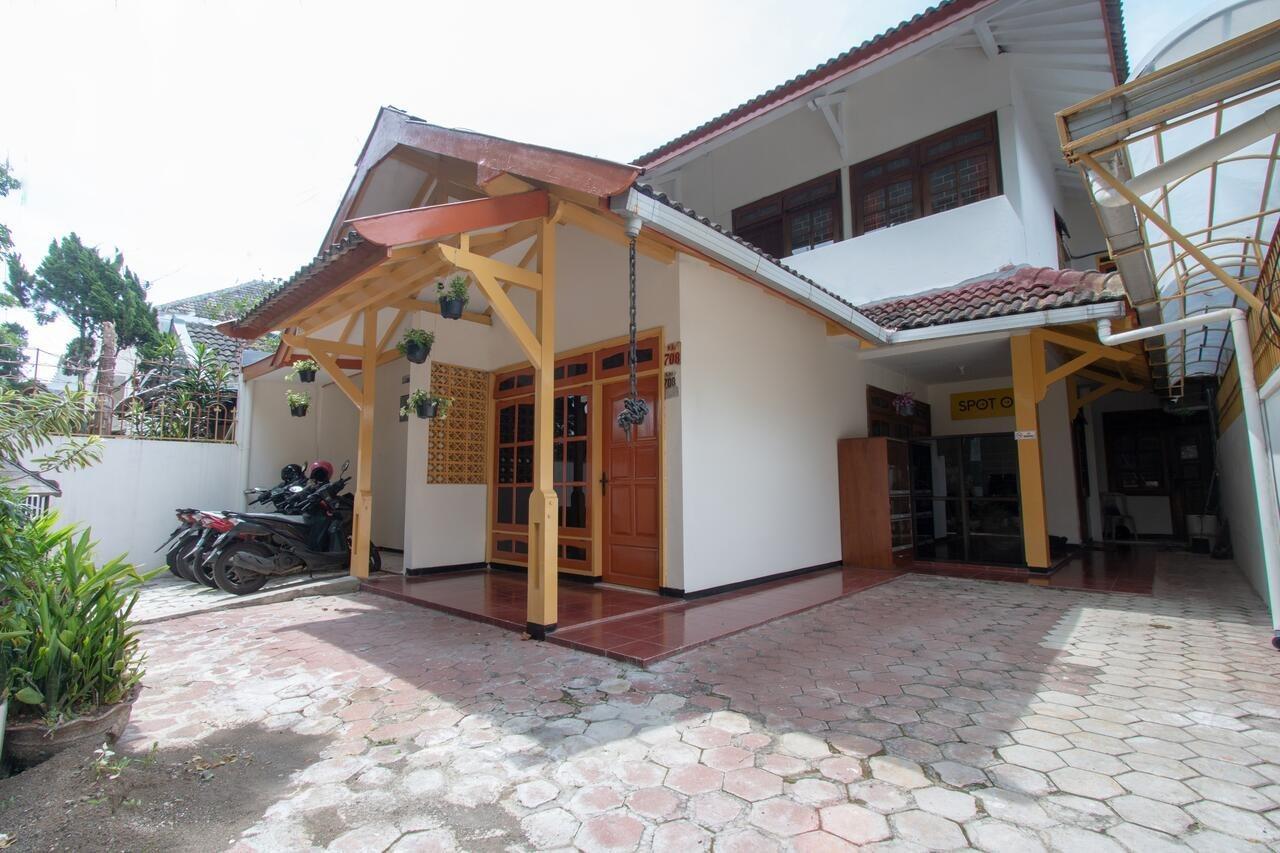 Spot On 3218 Bee Palm Family Syariah Hotel Malang Eksteriør billede